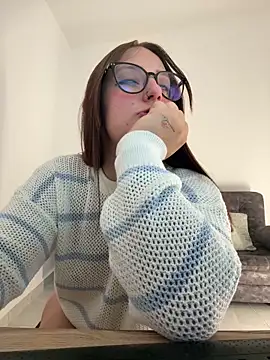 Snapshot of Megan_lu2 chatting on September 11, 12:27 pm Megan lu2 online show from September 11, 12:27 pm