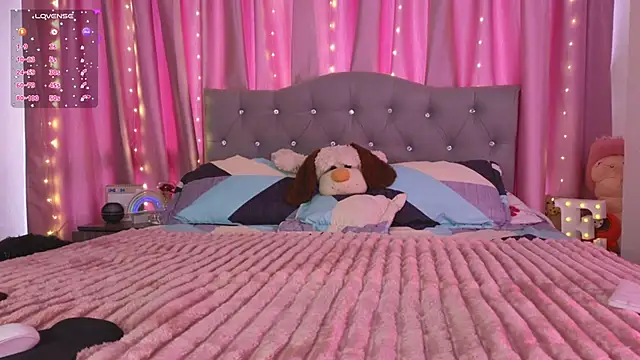 Emiily Scott1 online show from March 10, 1:32 pm