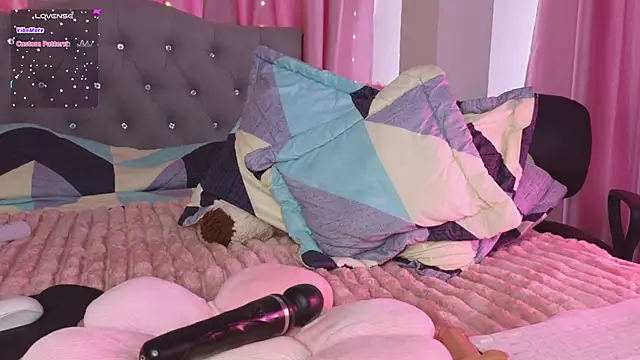 Emiily Scott1 online show from March 12, 5:28 pm