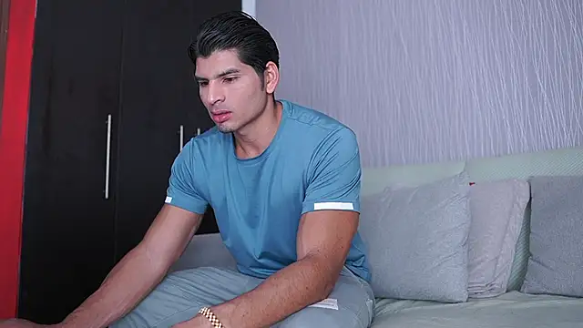 wild col  online show from February 10, 12:15 am