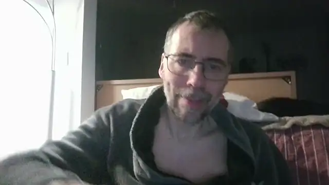 ptitcanard60600 online show from March 31, 9:48 pm