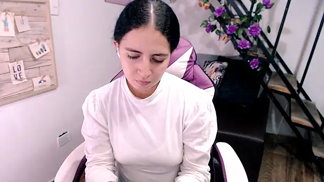 Snapshot of samantha_baby_ chatting on April 16, 10:12 pm samantha baby online show from April 16, 10:12 pm