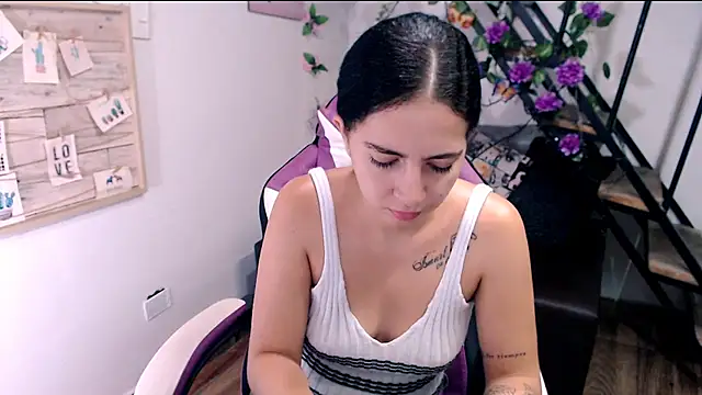 Snapshot of samantha_baby_ chatting on April 28, 2:22 pm samantha baby online show from April 28, 2:22 pm