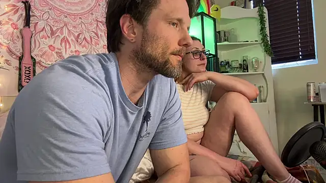 Snapshot of alexmannd chatting on June 9, 8:42 pm alexmannd online show from June 9, 8:42 pm