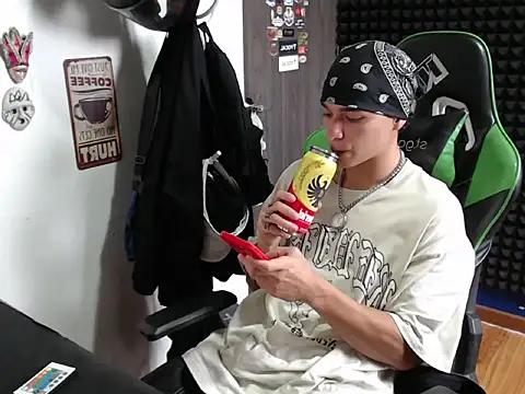 Curly Angel24 online show from April 6, 9:49 pm