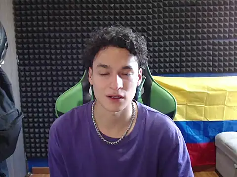 Curly Angel24 online show from June 20, 9:06 pm
