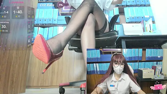 Snapshot of Office_Sexy chatting on June 28, 2:17 am Office Sexy online show from June 28, 2:17 am