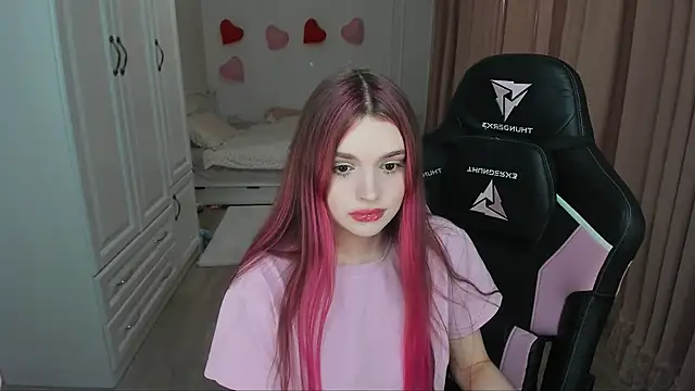 lil cassie online show from April 8, 8:09 pm