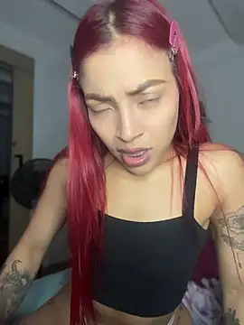 Snapshot of ari_sexy1 chatting on May 18, 4:07 am ari sexy1 online show from May 18, 4:07 am