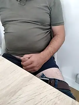 Snapshot of MiguelBISEX chatting on September 23, 1:03 pm MiguelBISEX online show from September 23, 1:03 pm