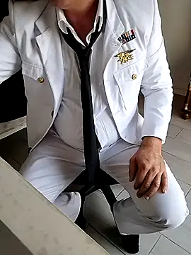 Snapshot of MiguelBISEX chatting on October 6, 5:21 pm MiguelBISEX online show from October 6, 5:21 pm