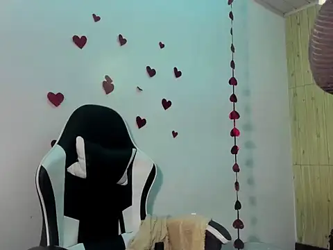 Charis 21 online show from February 14, 7:32 pm