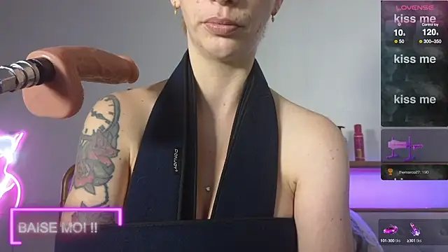 Snapshot of Liza_Rosa chatting on February 21, 11:32 pm Liza Rosa online show from February 21, 11:32 pm