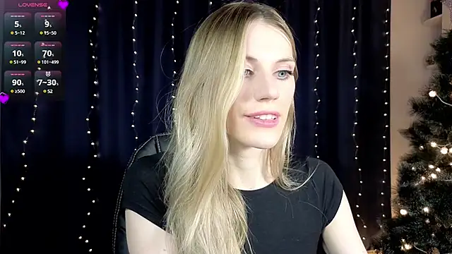 Lilianna Just online show from December 31, 9:39 pm