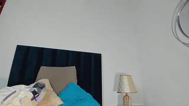 NoraDasilva online show from January 17, 12:42 am