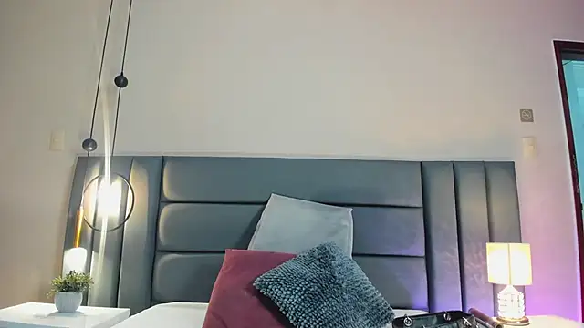 NoraDasilva online show from September 30, 10:59 pm