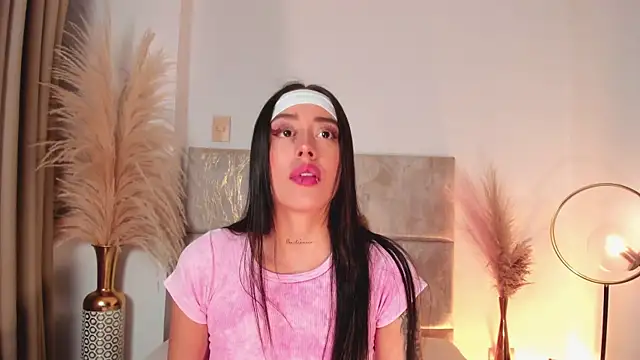 NoraDasilva online show from October 3, 12:29 am