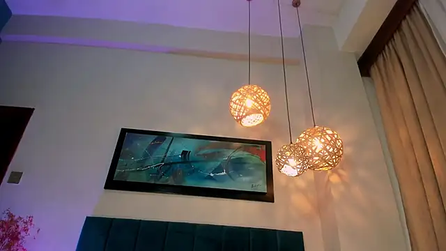 NoraDasilva online show from December 21, 2:02 pm