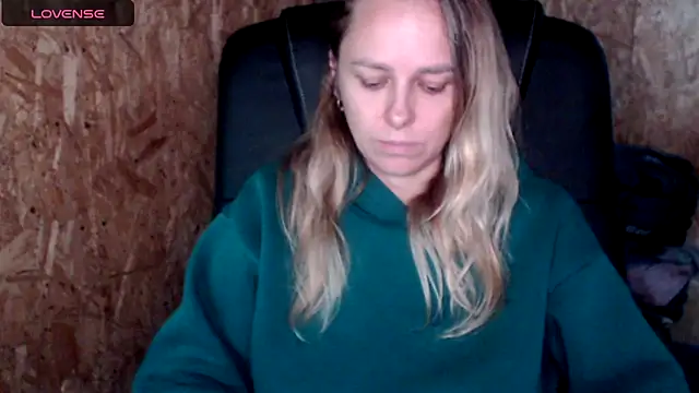 Snapshot of las_sweet chatting on July 7, 3:27 pm las sweet online show from July 7, 3:27 pm