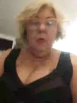 Snapshot of Merilulla chatting on January 25, 1:21 am Merilulla online show from January 25, 1:21 am