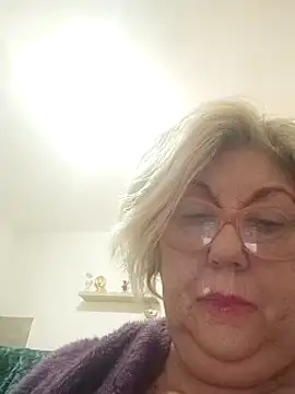 Snapshot of Merilulla chatting on January 31, 3:33 pm Merilulla online show from January 31, 3:33 pm