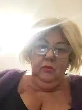 Snapshot of Merilulla chatting on February 6, 1:16 am Merilulla online show from February 6, 1:16 am