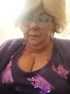 Snapshot of Merilulla chatting on February 21, 10:07 am Merilulla online show from February 21, 10:07 am