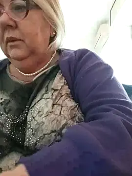 Snapshot of Merilulla chatting on March 4, 8:57 am Merilulla online show from March 4, 8:57 am