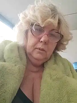 Snapshot of Merilulla chatting on March 6, 12:09 pm Merilulla online show from March 6, 12:09 pm