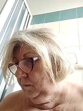 Snapshot of Merilulla chatting on March 8, 10:54 am Merilulla online show from March 8, 10:54 am