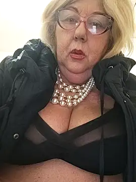 Snapshot of Merilulla chatting on March 11, 3:56 pm Merilulla online show from March 11, 3:56 pm