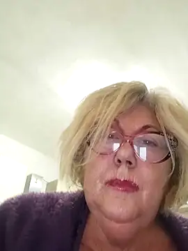 Snapshot of Merilulla chatting on March 14, 1:16 am Merilulla online show from March 14, 1:16 am