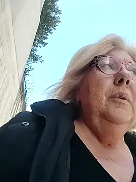 Snapshot of Merilulla chatting on March 21, 11:12 am Merilulla online show from March 21, 11:12 am