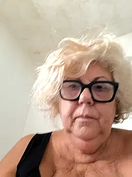 Snapshot of Merilulla chatting on September 9, 1:54 pm Merilulla online show from September 9, 1:54 pm