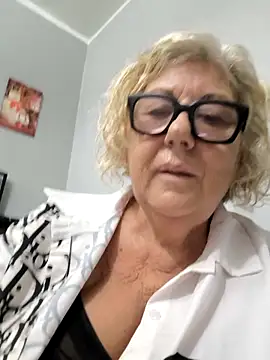 Snapshot of Merilulla chatting on September 10, 6:19 pm Merilulla online show from September 10, 6:19 pm