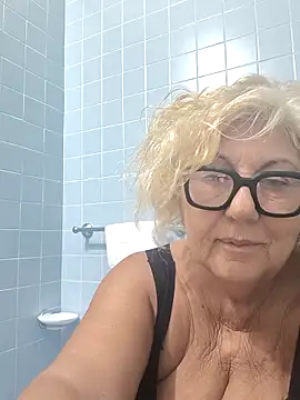 Snapshot of Merilulla chatting on September 12, 12:00 am Merilulla online show from September 12, 12:00 am