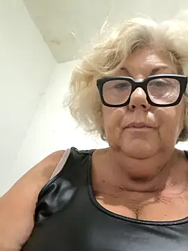 Snapshot of Merilulla chatting on September 25, 12:47 am Merilulla online show from September 25, 12:47 am