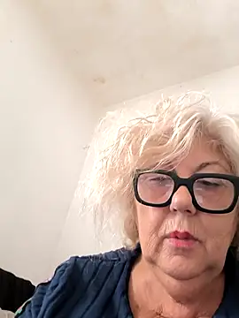 Snapshot of Merilulla chatting on October 2, 11:39 am Merilulla online show from October 2, 11:39 am