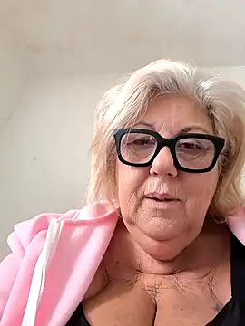 Snapshot of Merilulla chatting on October 25, 11:40 am Merilulla online show from October 25, 11:40 am