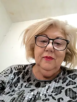 Snapshot of Merilulla chatting on November 5, 3:12 pm Merilulla online show from November 5, 3:12 pm