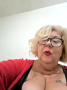 Snapshot of Merilulla chatting on November 7, 1:22 pm Merilulla online show from November 7, 1:22 pm