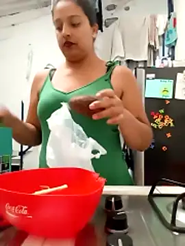 almaswan1 online show from December 26, 7:49 pm