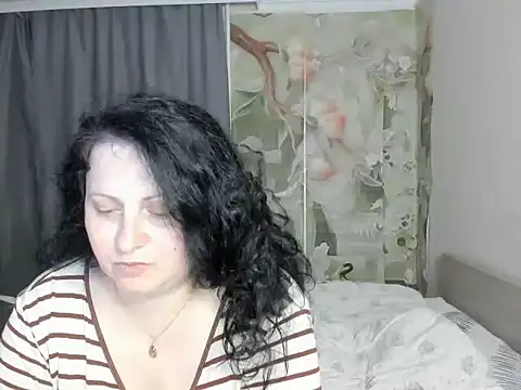 Lillian2 online show from May 24, 6:24 pm