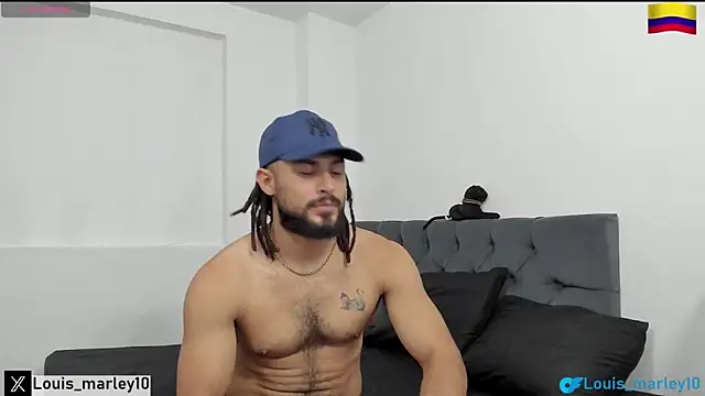 Snapshot of Louis_marley__ chatting on May 10, 12:16 am Louis marley online show from May 10, 12:16 am