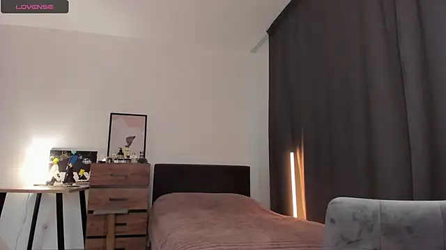 Snapshot of Alice_Dias chatting on February 11, 2:13 pm Alice Dias online show from February 11, 2:13 pm