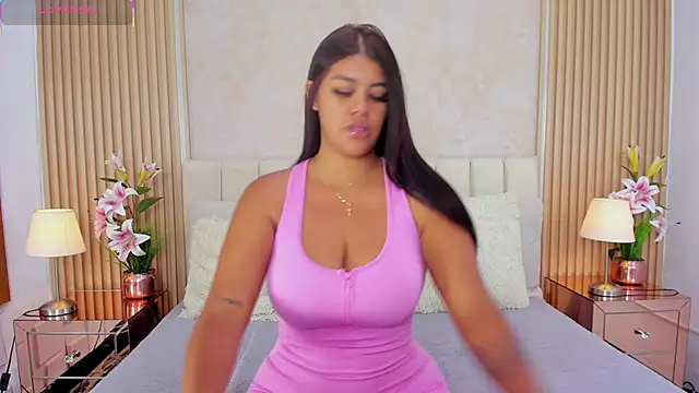 LUNATAYLORS online show from November 19, 11:21 am