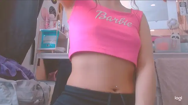 MYFAVOURITESTRAGER online show from April 22, 1:45 pm