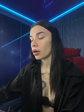 Queen of pain online show from November 30, 5:33 am