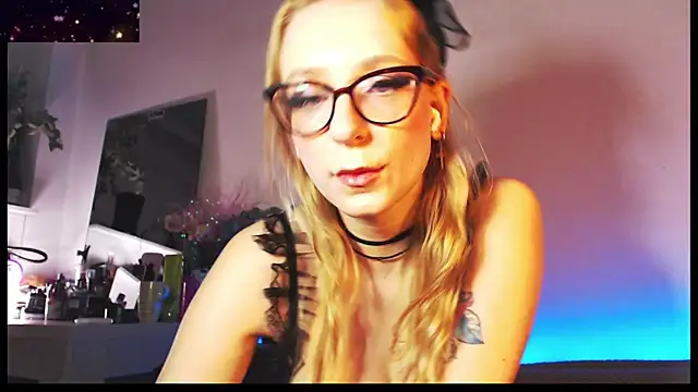 welliza online show from February 21, 2:39 am