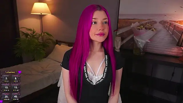 Snapshot of ShirleyCarolyn chatting on December 16, 7:43 pm ShirleyCarolyn online show from December 16, 7:43 pm